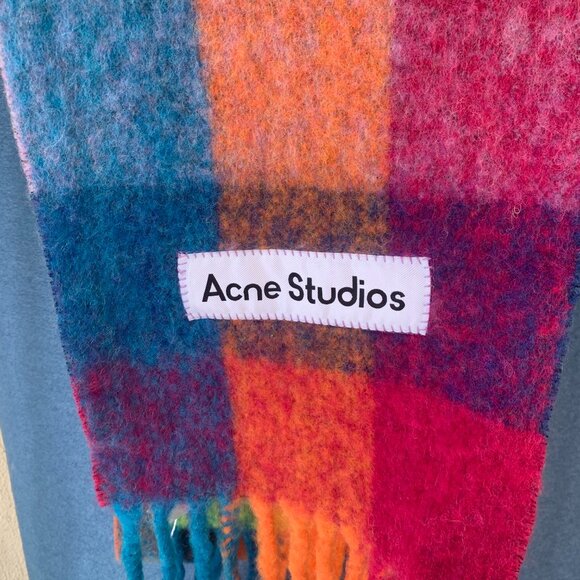 Acne Studios Mohair checked scarf - Picture 4 of 7